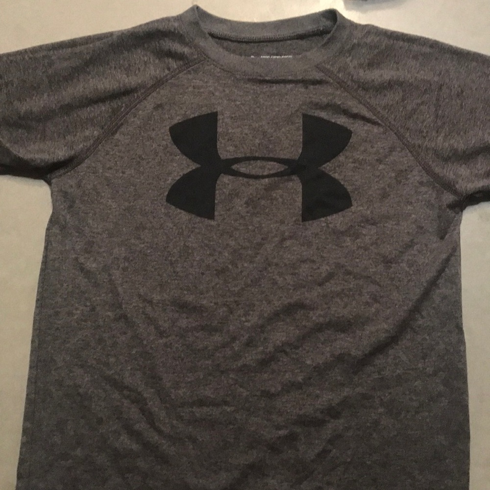 Under Armor YXS shirt EUC